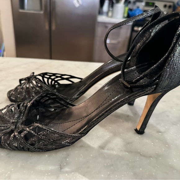 Kate Spade Metallic pump perfect for holiday - Picture 5 of 5